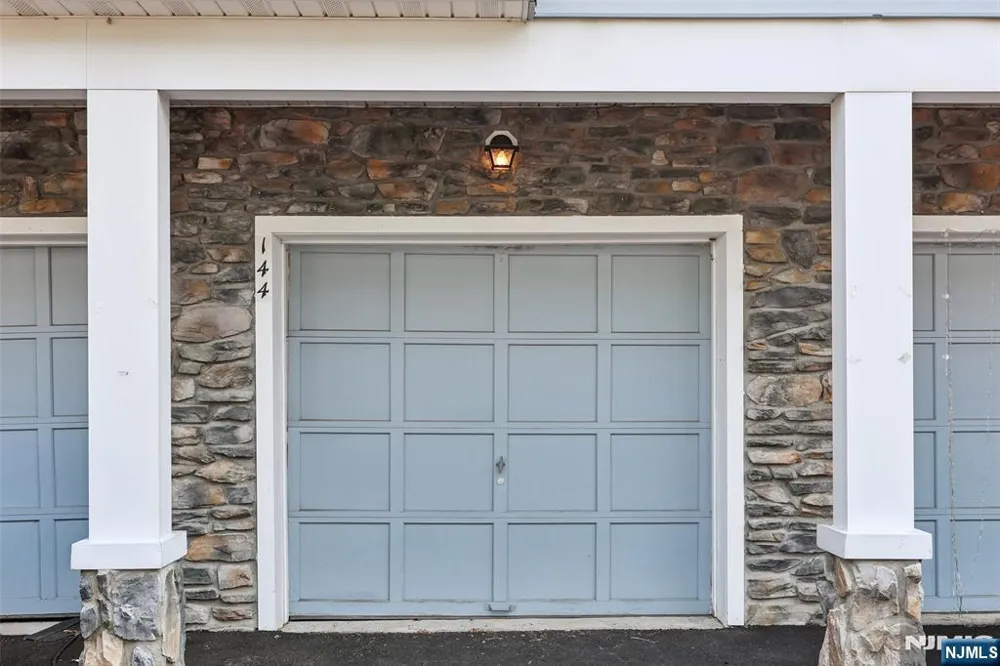 144 Prestwick Way 144 Edison, NJ 08820