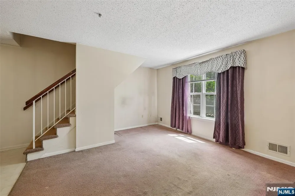 144 Prestwick Way 144 Edison, NJ 08820