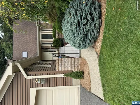 239 Westervelt Lane