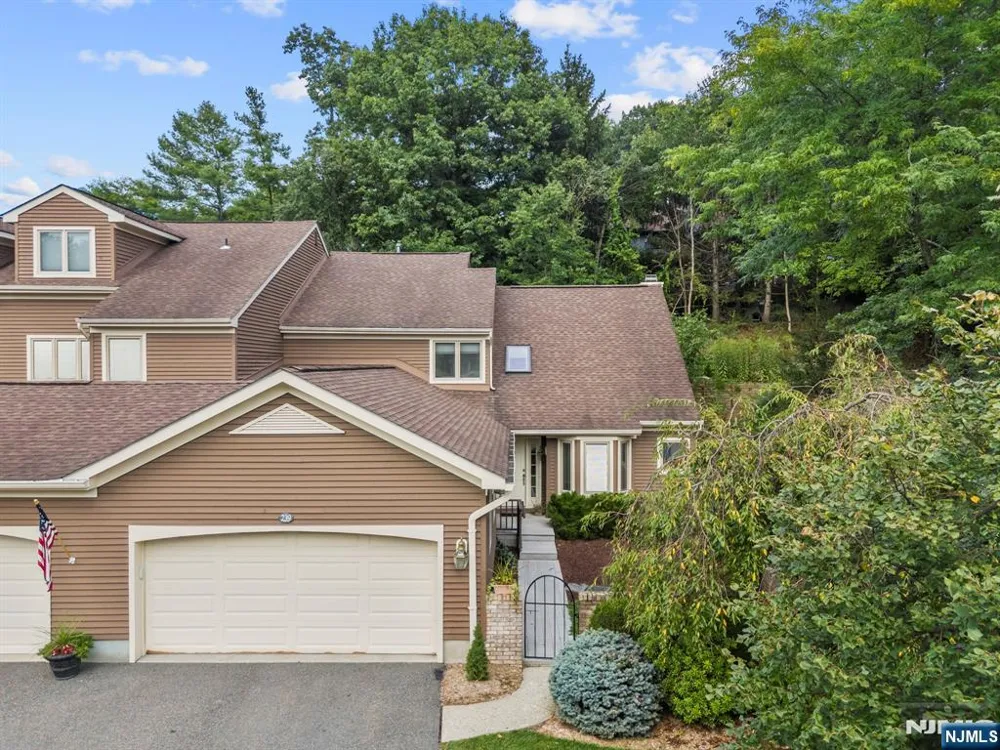 239 Westervelt Lane Mahwah, NJ 07430