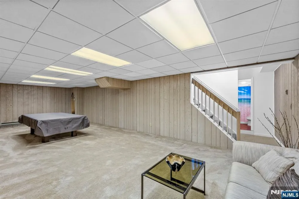 239 Westervelt Lane Mahwah, NJ 07430