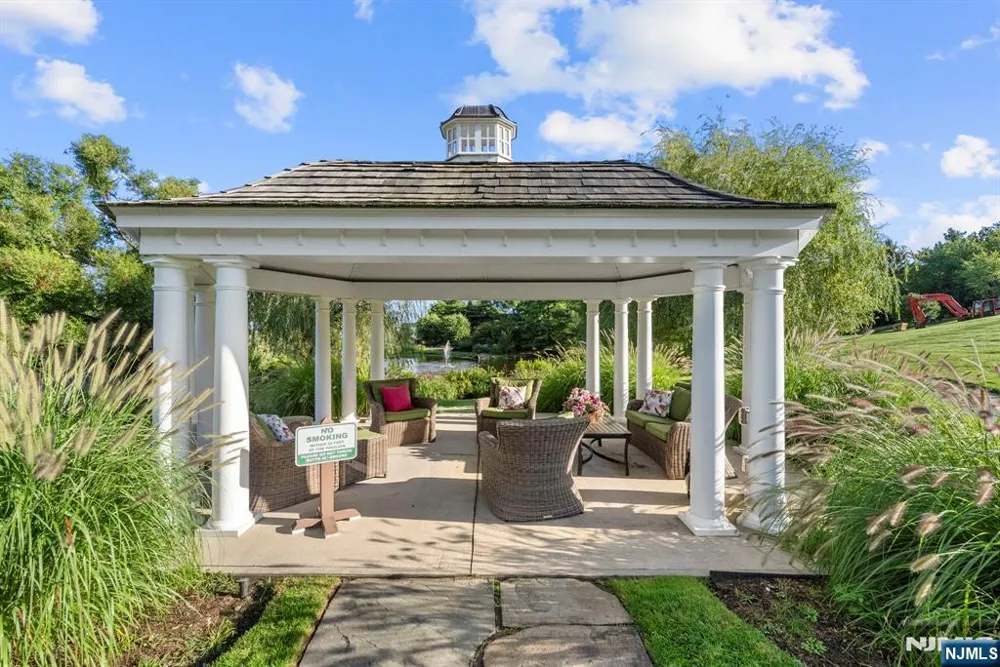 239 Westervelt Lane Mahwah, NJ 07430
