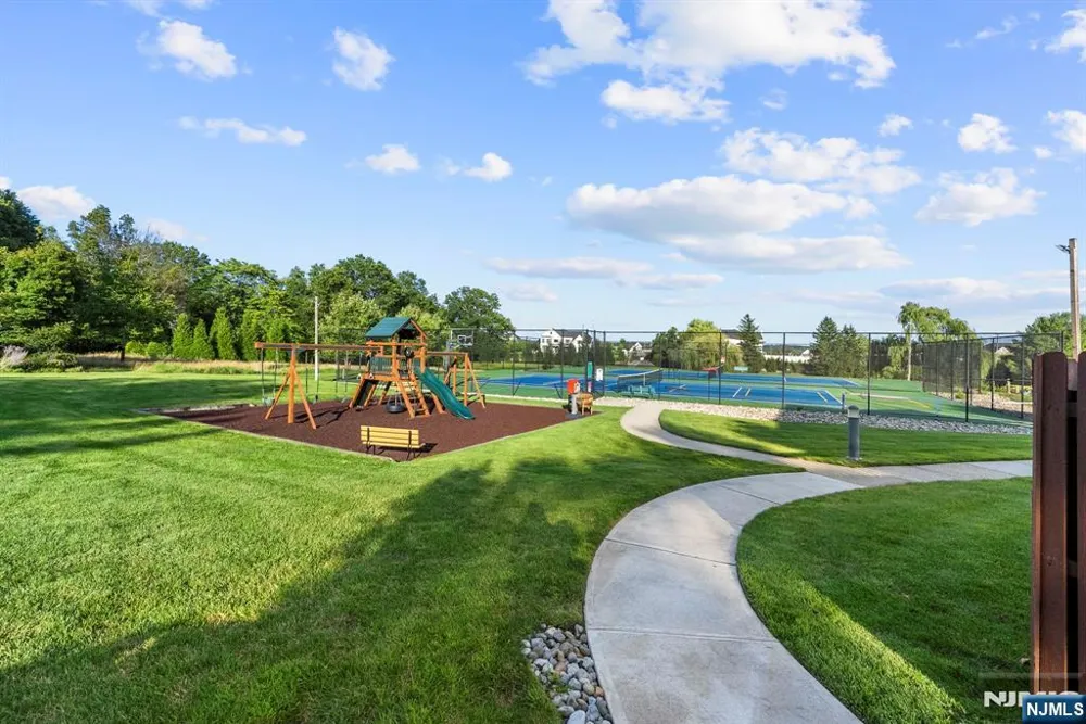 239 Westervelt Lane Mahwah, NJ 07430