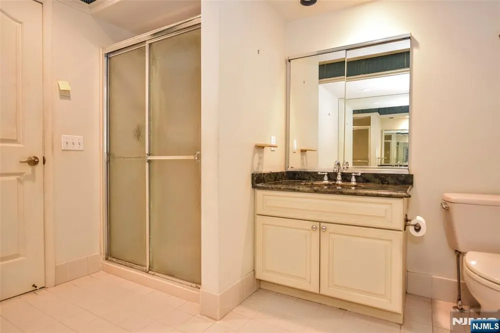 281 E Vista View Drive Mahwah, NJ 07430