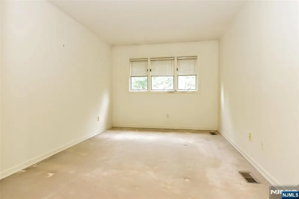 281 E Vista View Drive Mahwah, NJ 07430