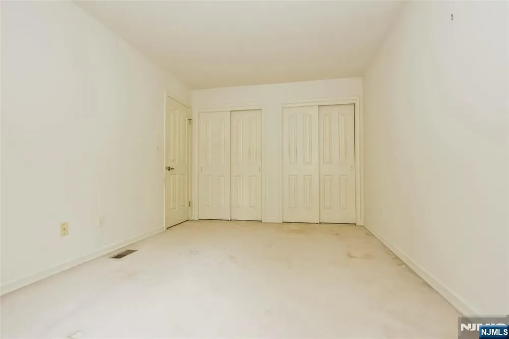 281 E Vista View Drive Mahwah, NJ 07430