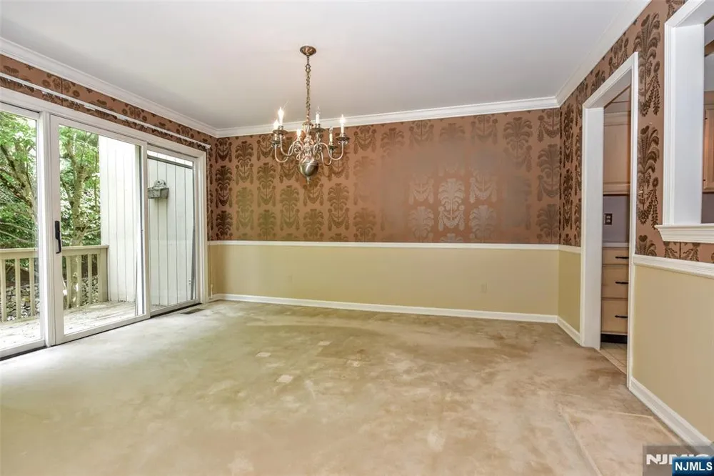 281 E Vista View Drive Mahwah, NJ 07430