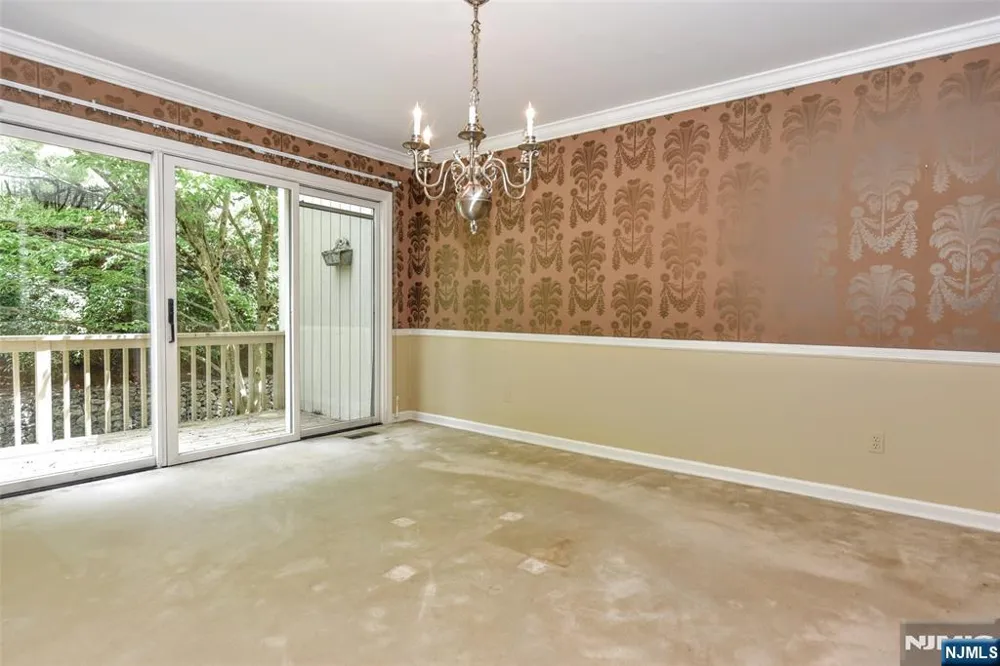 281 E Vista View Drive Mahwah, NJ 07430