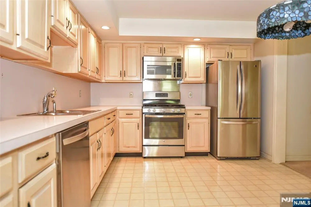 281 E Vista View Drive Mahwah, NJ 07430