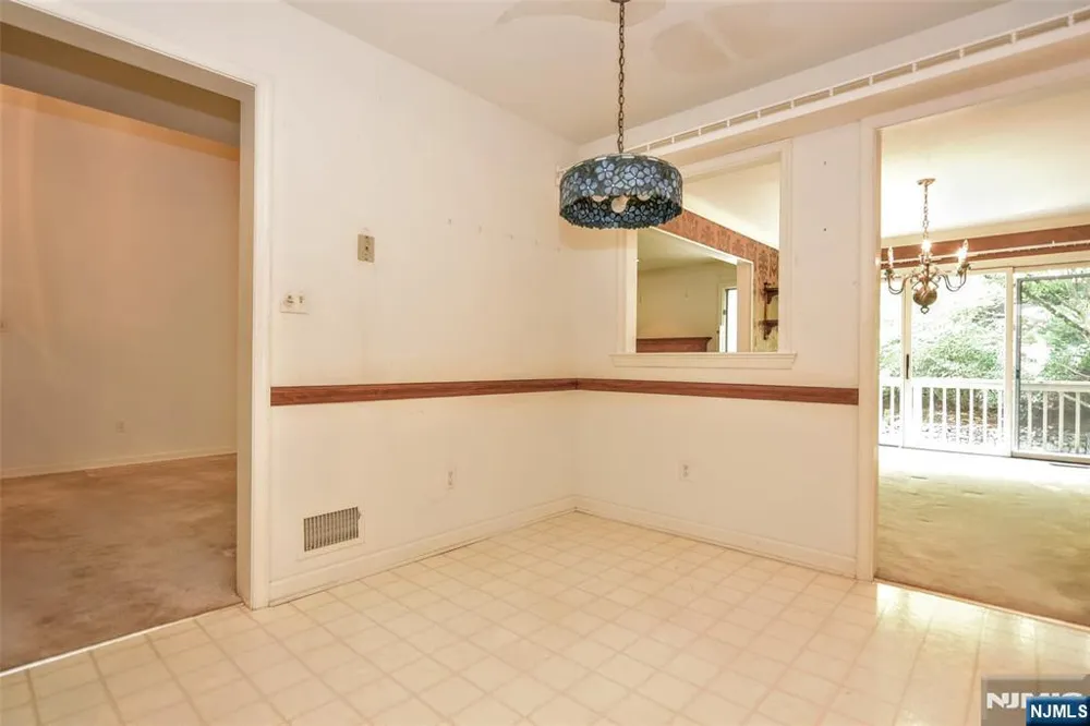 281 E Vista View Drive Mahwah, NJ 07430