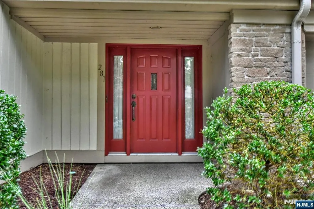281 E Vista View Drive Mahwah, NJ 07430