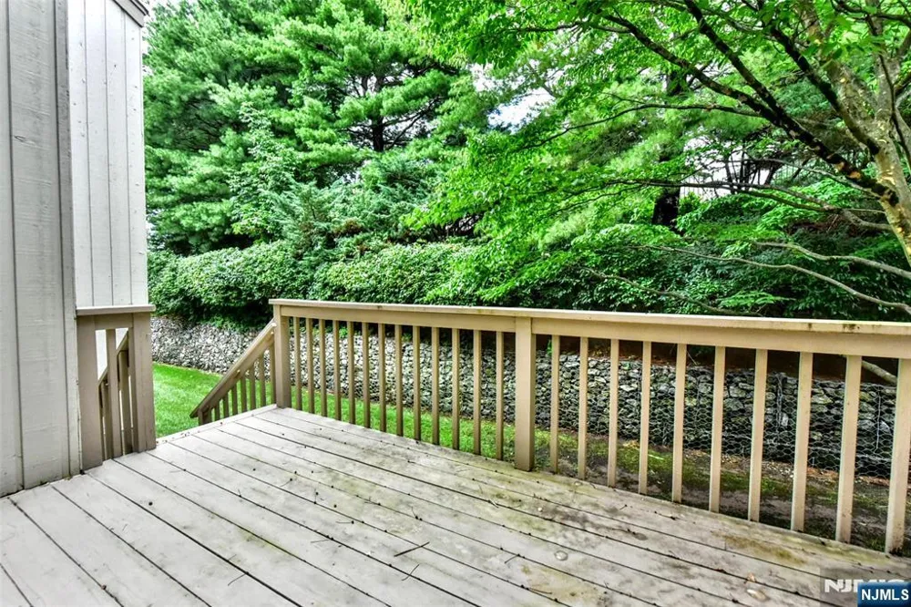 281 E Vista View Drive Mahwah, NJ 07430