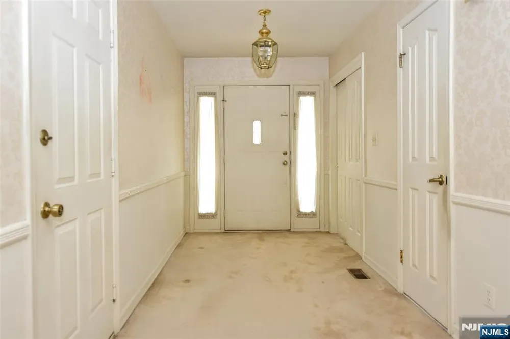 281 E Vista View Drive Mahwah, NJ 07430
