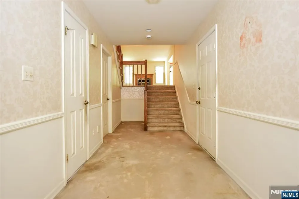 281 E Vista View Drive Mahwah, NJ 07430