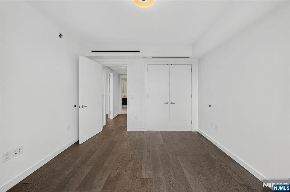 320 Adolphus Avenue 611 Cliffside Park, NJ 07010