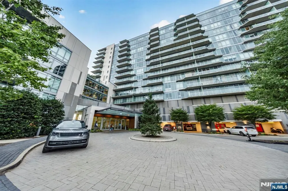 320 Adolphus Avenue 611 Cliffside Park, NJ 07010