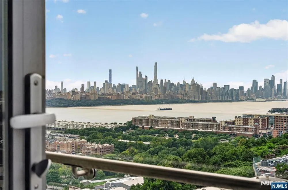 320 Adolphus Avenue 611 Cliffside Park, NJ 07010