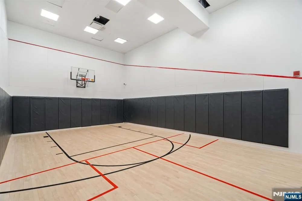 320 Adolphus Avenue 611 Cliffside Park, NJ 07010