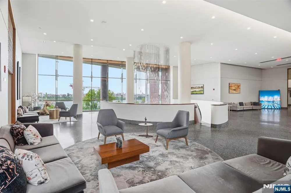 320 Adolphus Avenue 611 Cliffside Park, NJ 07010