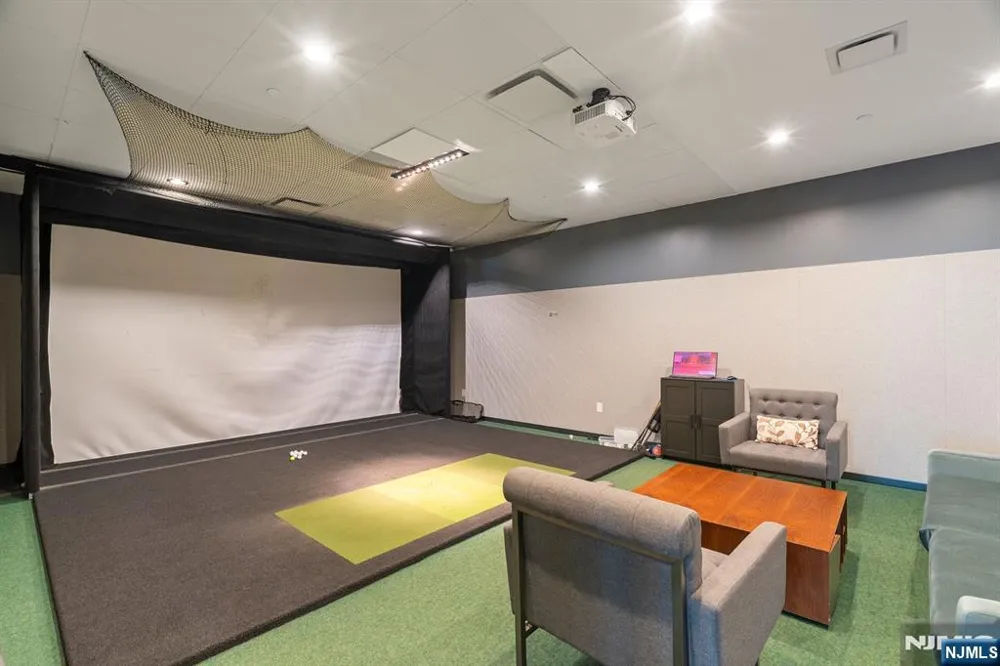 320 Adolphus Avenue 611 Cliffside Park, NJ 07010