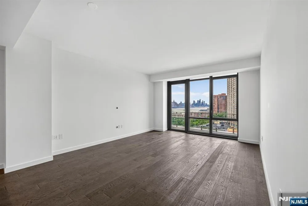 320 Adolphus Avenue 611 Cliffside Park, NJ 07010