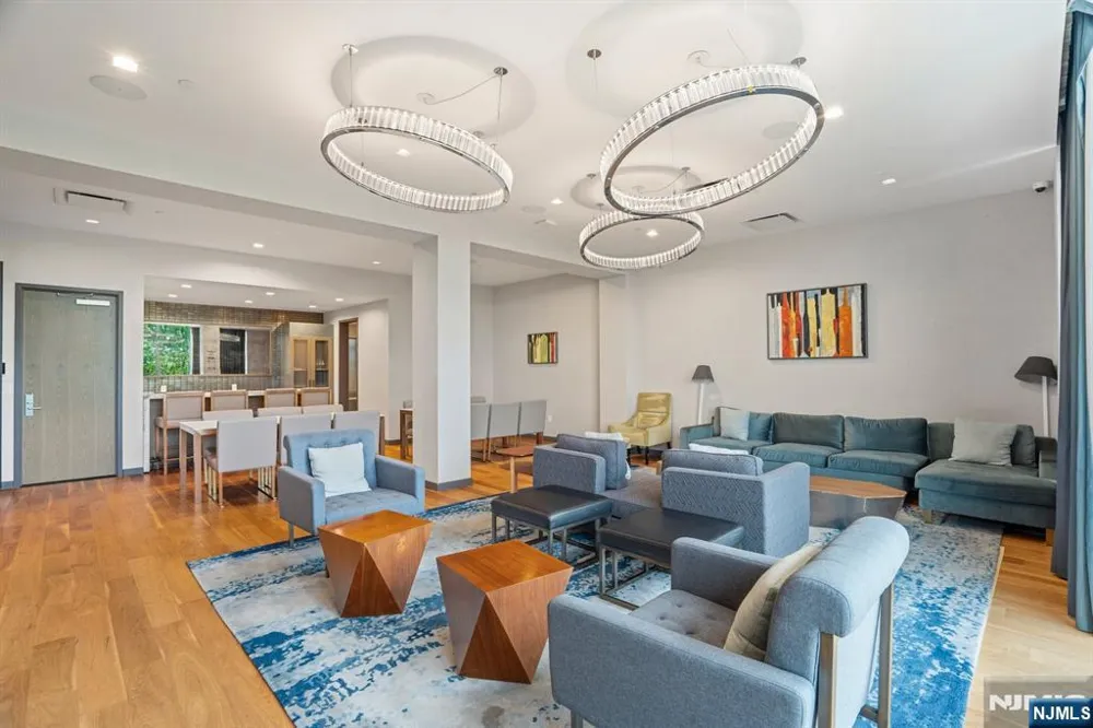320 Adolphus Avenue 611 Cliffside Park, NJ 07010