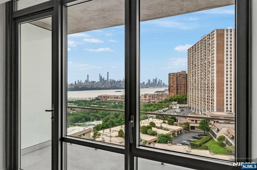 320 Adolphus Avenue 611 Cliffside Park, NJ 07010