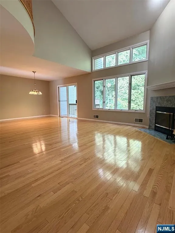 19 Lakeview Drive Old Tappan, NJ 07675