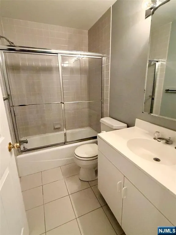 19 Lakeview Drive Old Tappan, NJ 07675