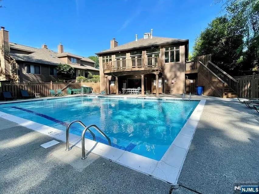 19 Lakeview Drive Old Tappan, NJ 07675