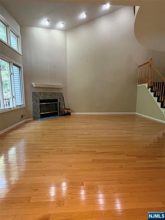 19 Lakeview Drive Old Tappan, NJ 07675