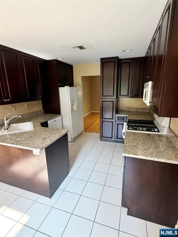 19 Lakeview Drive Old Tappan, NJ 07675