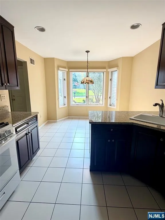 19 Lakeview Drive Old Tappan, NJ 07675