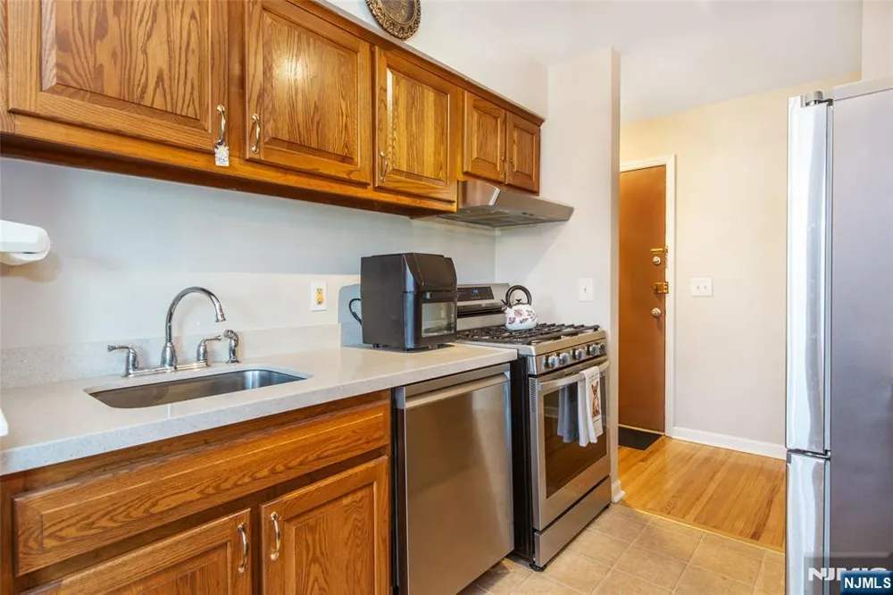 605 Grove Street E3 Clifton, NJ 07013