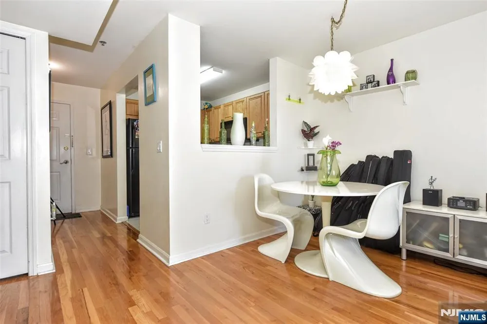 318 54th Street 4L West New York, NJ 07093