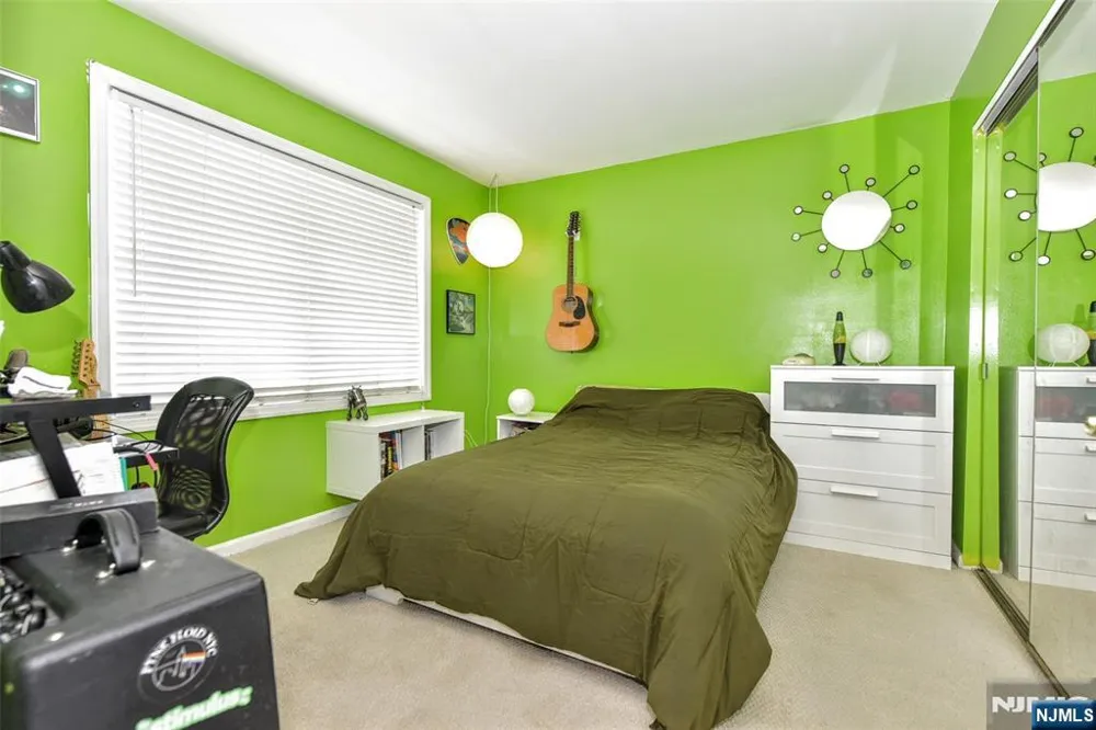 318 54th Street 4L West New York, NJ 07093