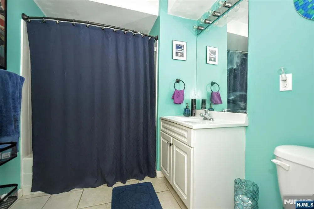 318 54th Street 4L West New York, NJ 07093