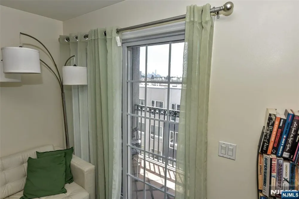 318 54th Street 4L West New York, NJ 07093