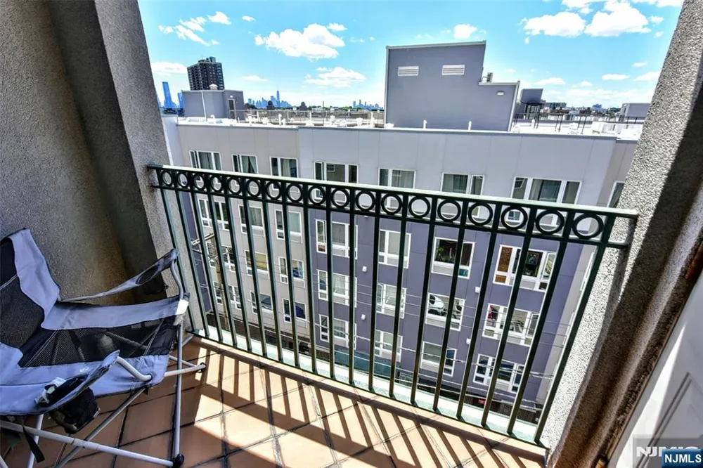 318 54th Street 4L West New York, NJ 07093