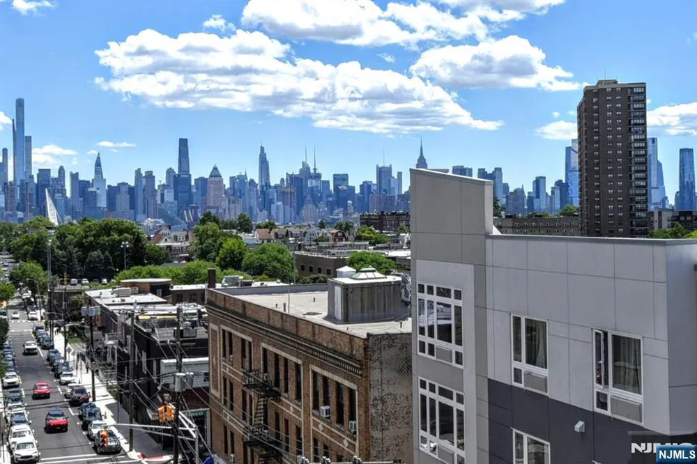 318 54th Street 4L West New York, NJ 07093