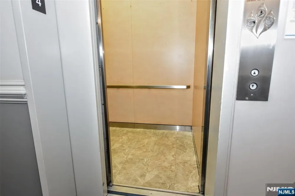318 54th Street 4L West New York, NJ 07093
