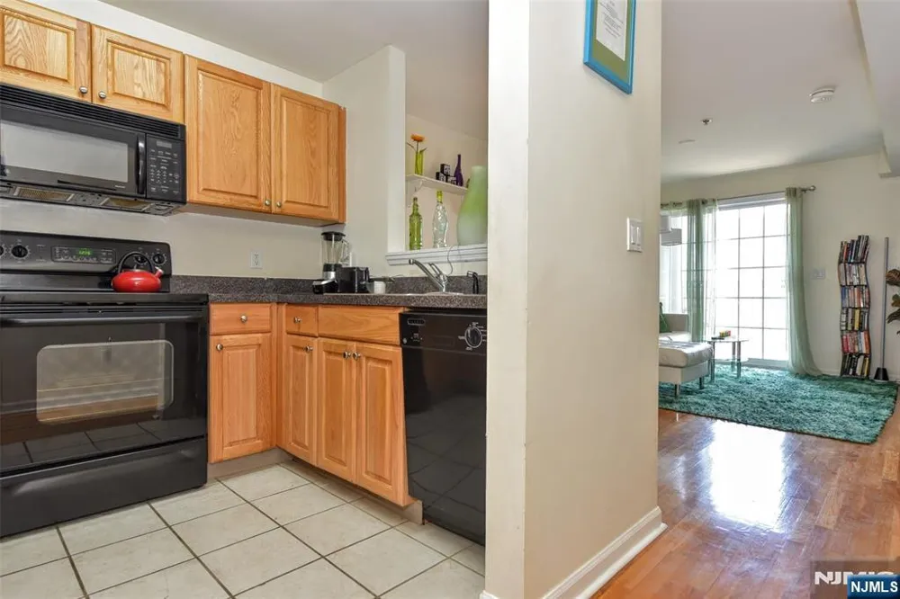 318 54th Street 4L West New York, NJ 07093