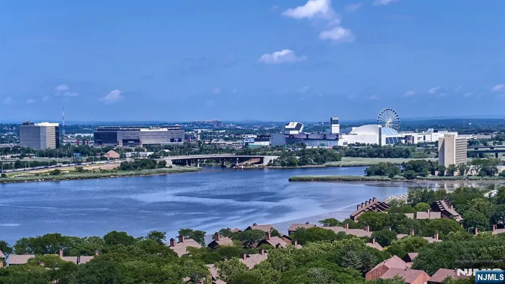 2140 Harmon Cove Tower 2140 Secaucus, NJ 07094