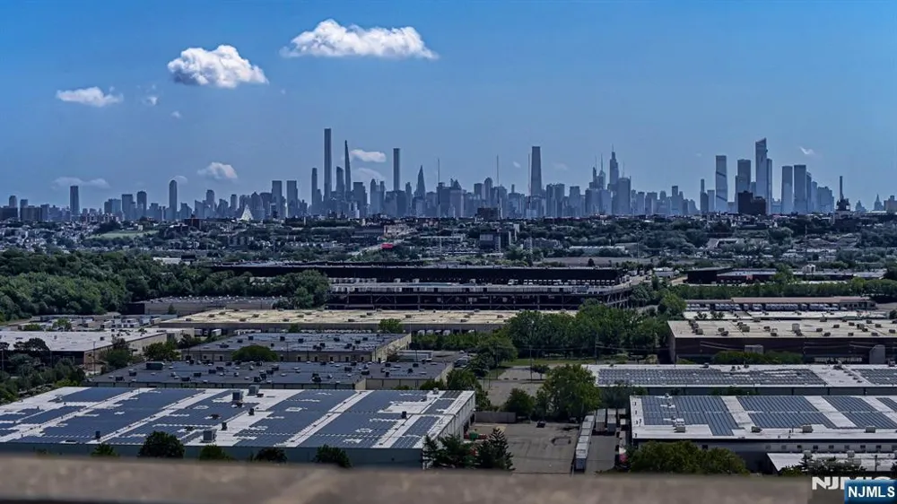 2140 Harmon Cove Tower 2140 Secaucus, NJ 07094