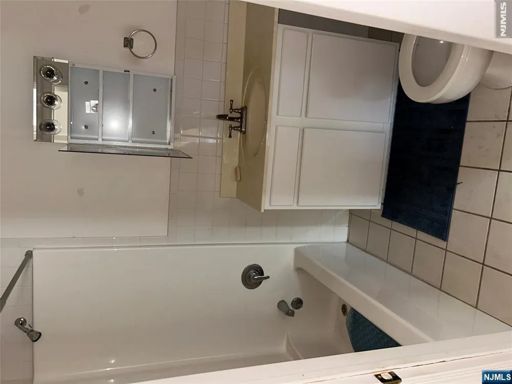401 D Ercole Court T304 Norwood, NJ 07648