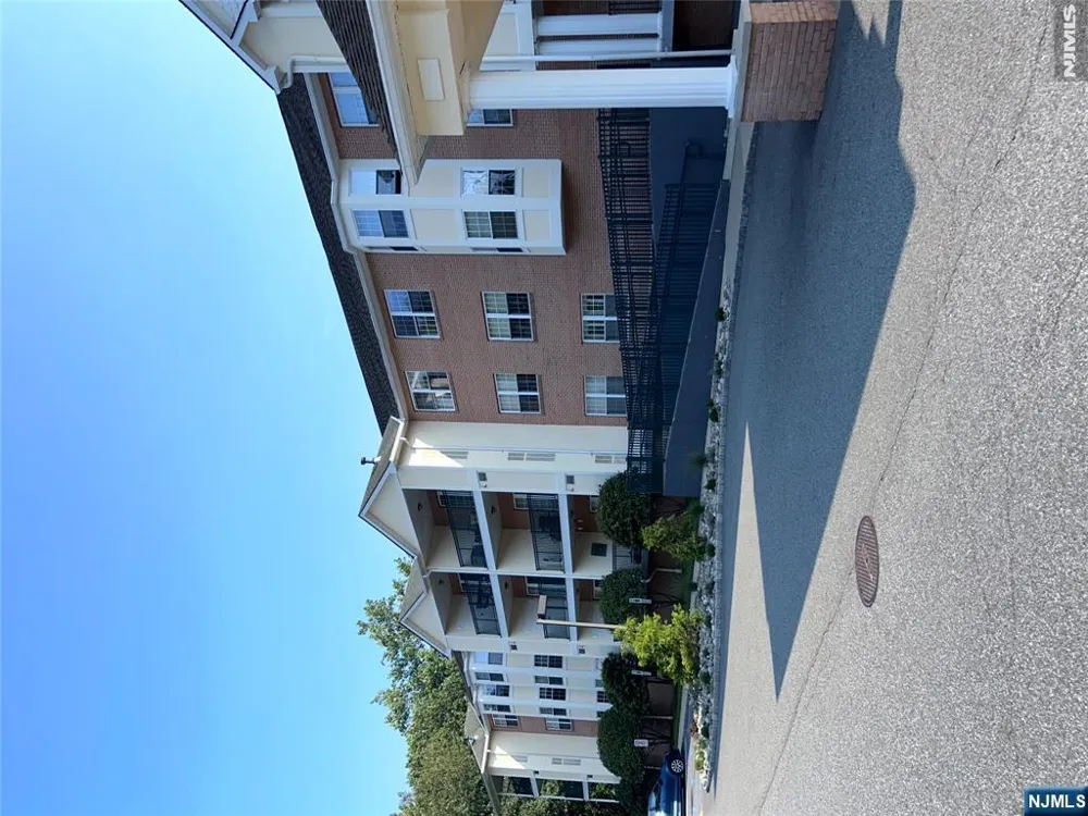 401 D Ercole Court T304 Norwood, NJ 07648