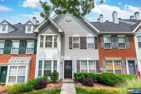 1066 Chedworth Circle