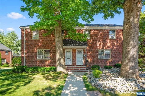 1267 Anderson Avenue 32