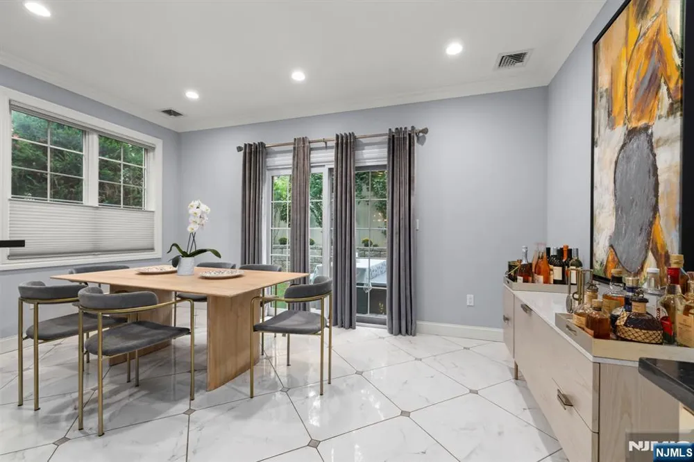 48 Myrtle Avenue Edgewater, NJ 07020