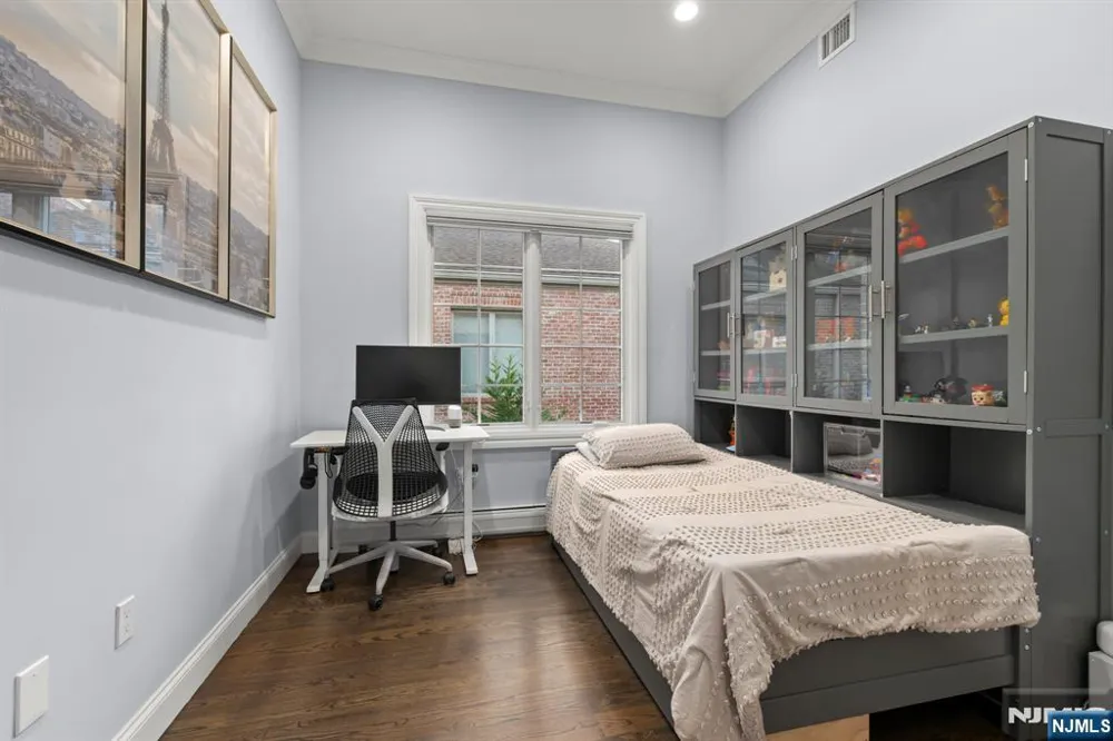 48 Myrtle Avenue Edgewater, NJ 07020